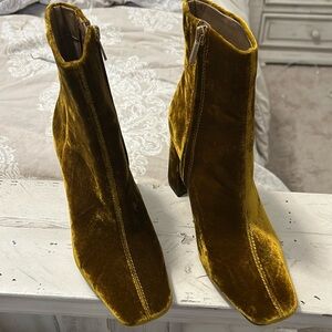 Velvet Sam Edelman Bootie!